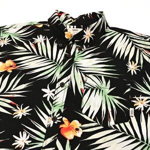 Vans Off The Wall Tailored Fit Button Up Hawaiian Camp  Shirt‎ Tropical Medium